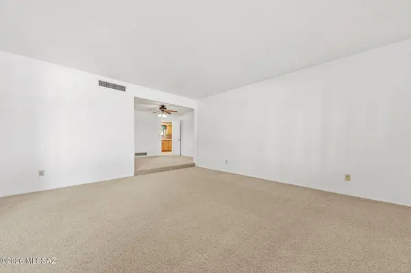 9262 E Roberto St, Tucson, AZ 85710