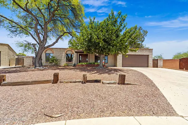 9262 E Roberto St, Tucson, AZ 85710