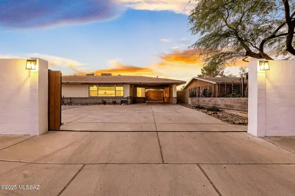 933 N Columbus Blvd, Tucson, AZ 85711