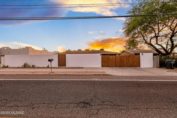 933 N Columbus Blvd, Tucson, AZ 85711