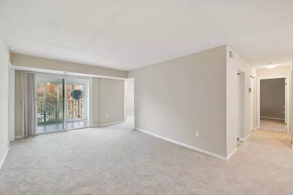 8011 Mandan Rd #301, Greenbelt, MD 20770-2864