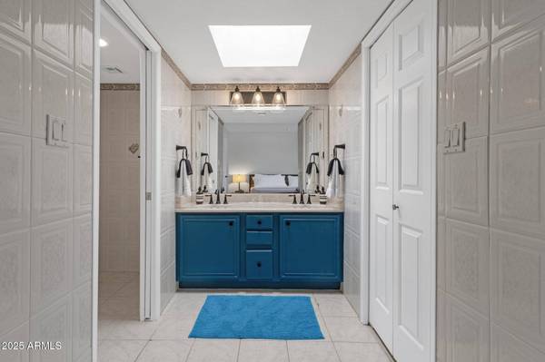 4918 N 74TH Street, Scottsdale, AZ 85251