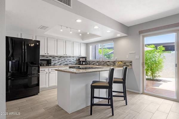 4918 N 74TH Street, Scottsdale, AZ 85251