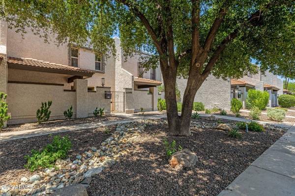 4918 N 74TH Street, Scottsdale, AZ 85251