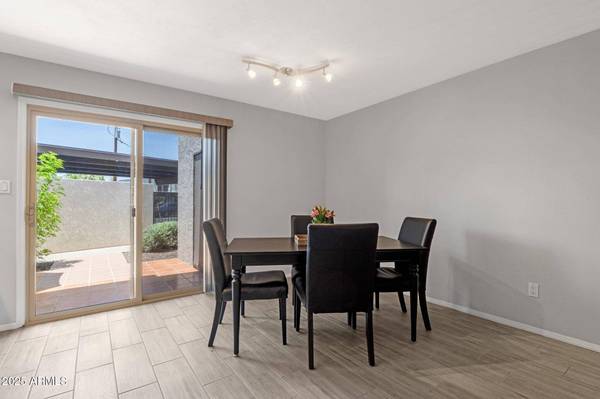 4918 N 74TH Street, Scottsdale, AZ 85251