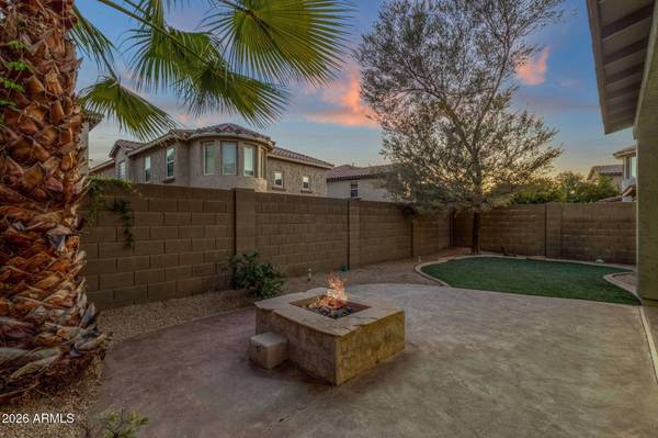 3927 E Waller Lane, Phoenix, AZ 85050