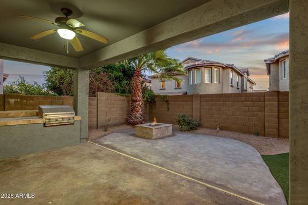 3927 E Waller Lane, Phoenix, AZ 85050