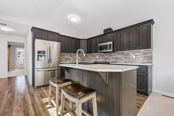 305 Stanley AVE, Okotoks, AB T1S 1M5