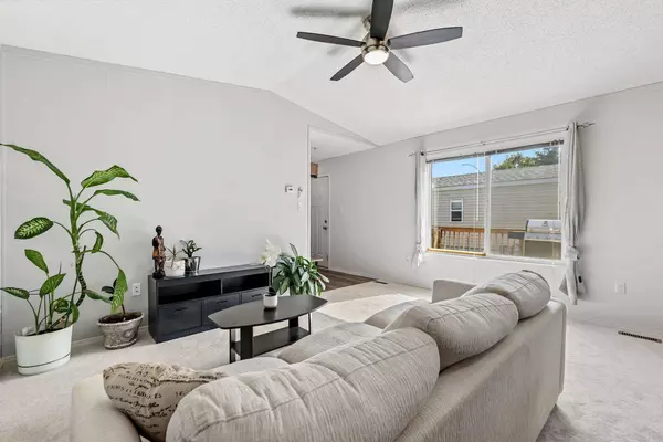 305 Stanley AVE, Okotoks, AB T1S 1M5