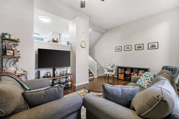 7 Westland RD #8, Okotoks, AB T1S 1Z1