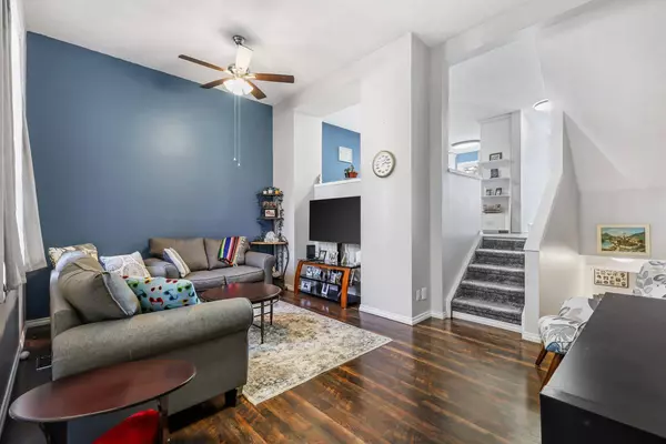 7 Westland RD #8, Okotoks, AB T1S 1Z1