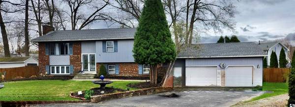 22 Freedom CT, Johnston, RI 02919