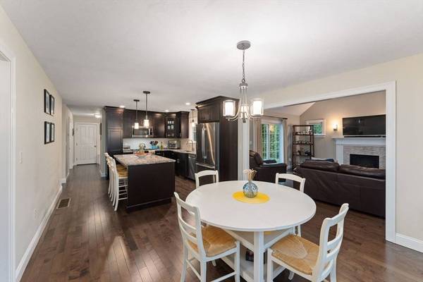 11 Winslow Way, Swansea, MA 02777