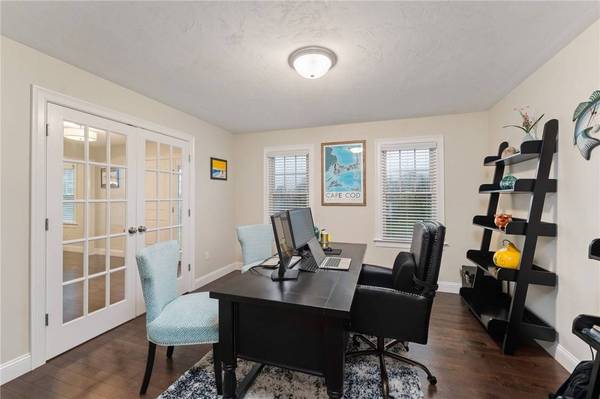 11 WINSLOW WAY, Swansea, MA 02777