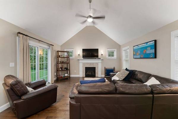 11 Winslow Way, Swansea, MA 02777