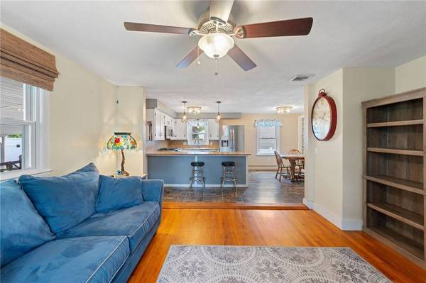 211 IROQUOIS ROAD RD, Cumberland, RI 02864