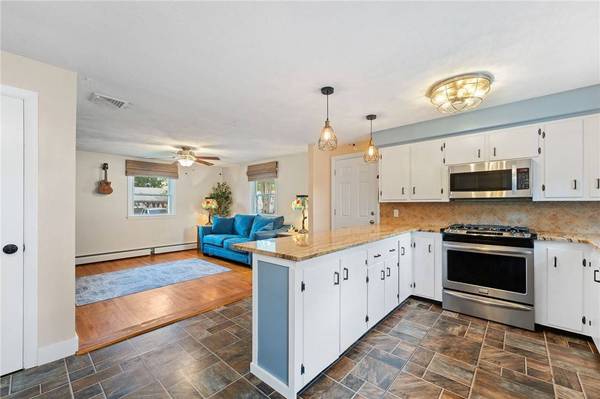 211 IROQUOIS ROAD RD, Cumberland, RI 02864