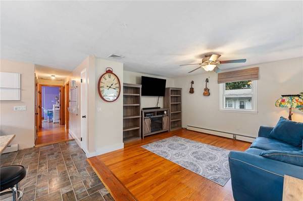 211 IROQUOIS ROAD RD, Cumberland, RI 02864