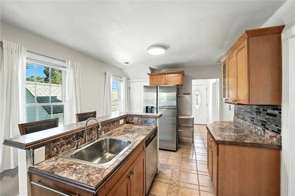 997 WEST SHORE RD, Warwick, RI 02889