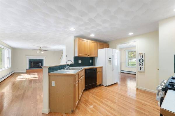 17 Doire RD, Cumberland, RI 02864