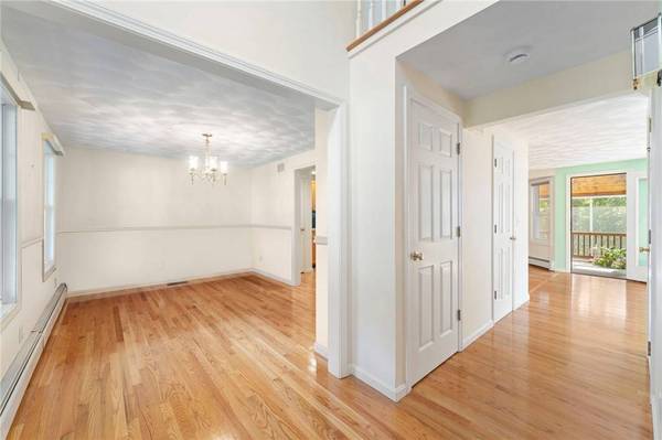 17 Doire RD, Cumberland, RI 02864