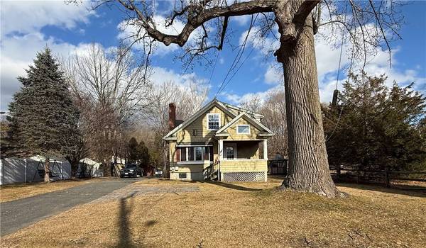 495 GREAT RD, Lincoln, RI 02865