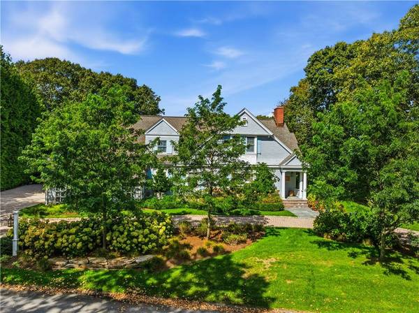 7 Eagle DR, Dartmouth, MA 02748