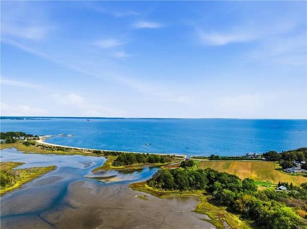 7 Eagle DR, Dartmouth, MA 02748