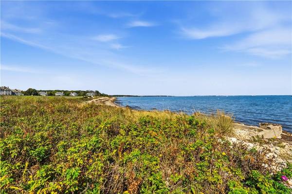 7 Eagle DR, Dartmouth, MA 02748