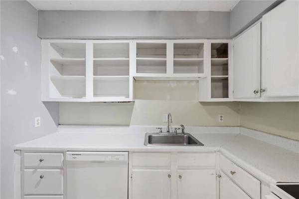 27 School ST #1N, Westerly, RI 02891