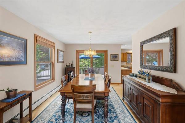 20 FOLLETT ST, North Smithfield, RI 02896