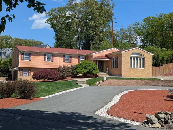 125 Old Mendon RD, Cumberland, RI 02864