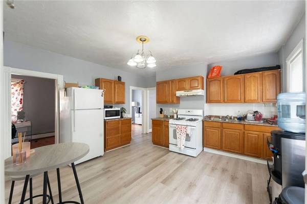 74 Veazie ST, Providence, RI 02908