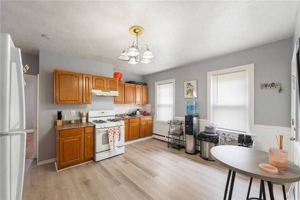 74 Veazie ST, Providence, RI 02908