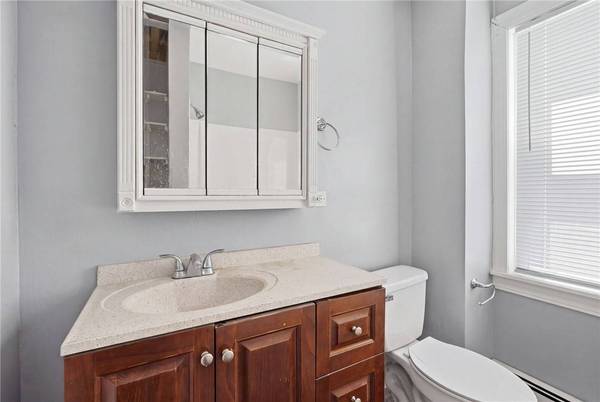 74 Veazie ST, Providence, RI 02908