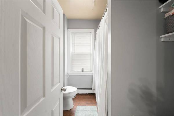 74 Veazie ST, Providence, RI 02908