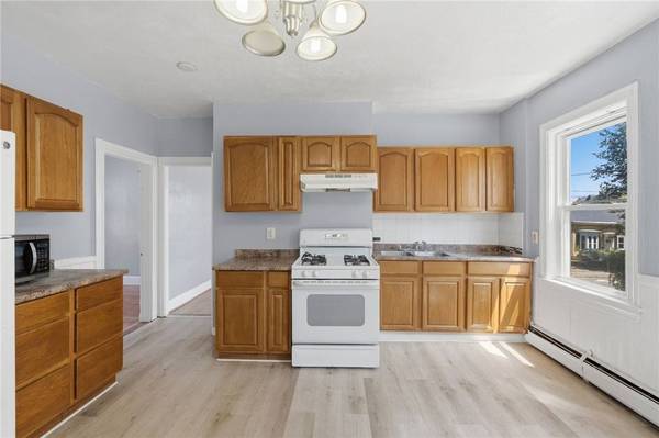 74 Veazie ST, Providence, RI 02908