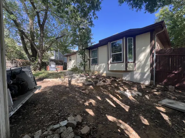 6118 Farmingdale Dr, Arlington, TX 76001-5270