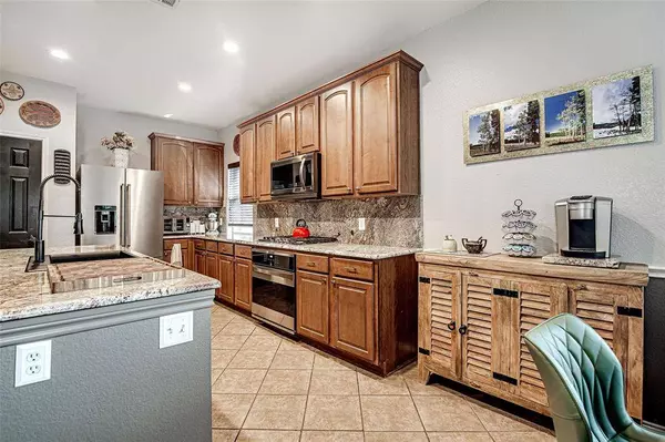 210 Forestridge Drive, Mansfield, TX 76063