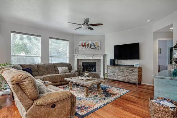 210 Forestridge Drive, Mansfield, TX 76063