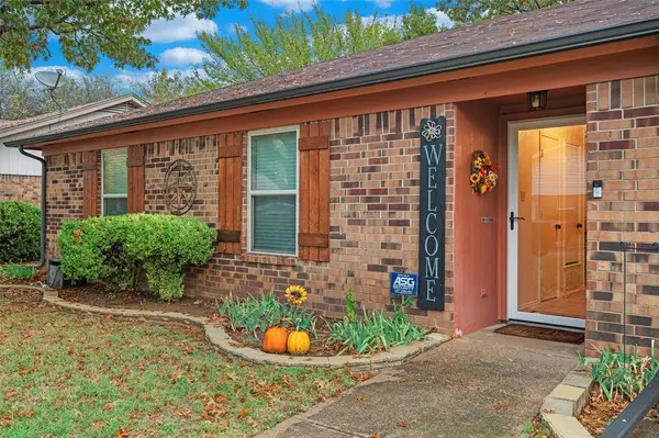 2325 Oakside Drive, Arlington, TX 76016