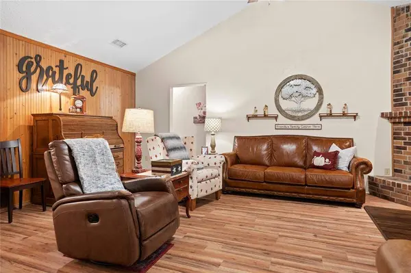 2325 Oakside Drive, Arlington, TX 76016