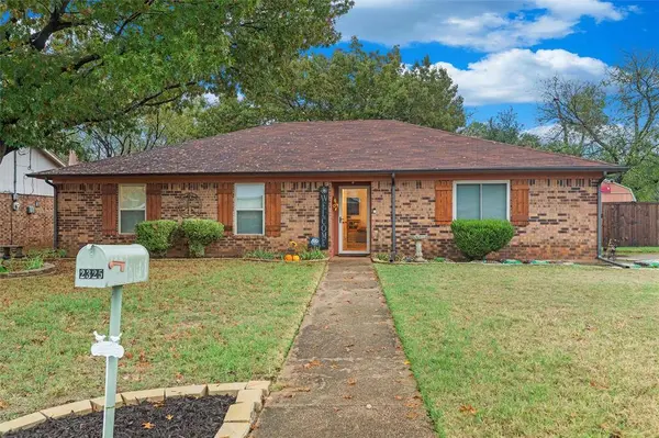 2325 Oakside Drive, Arlington, TX 76016