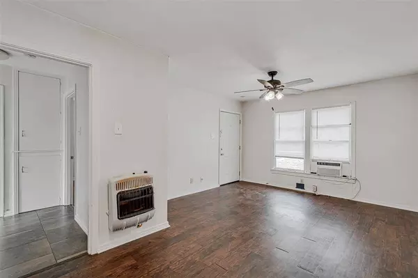 206 E Rogers Street, Arlington, TX 76011