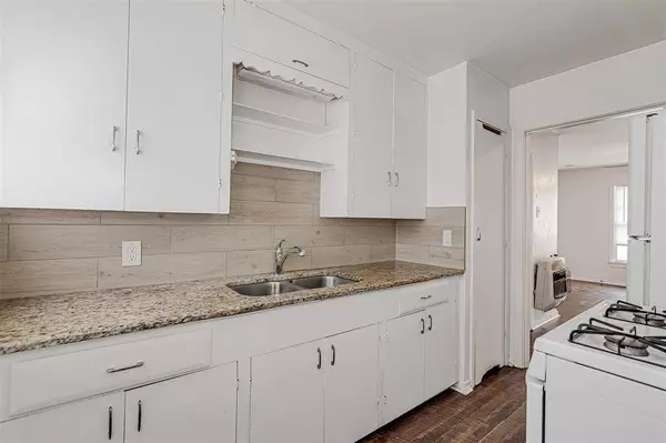 206 E Rogers Street, Arlington, TX 76011