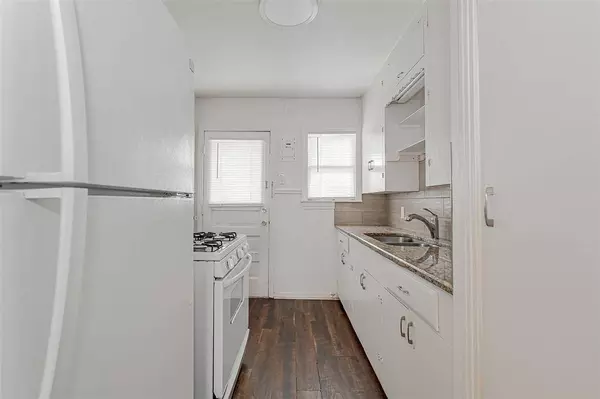 206 E Rogers Street, Arlington, TX 76011