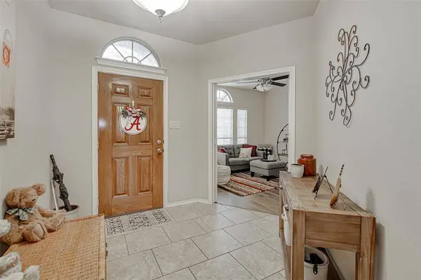 6815 Biondi Trail, Arlington, TX 76001