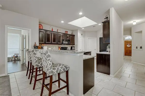 6815 Biondi Trail, Arlington, TX 76001