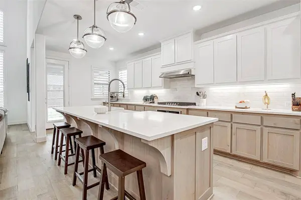 14313 Greenside Drive, Fort Worth, TX 76008