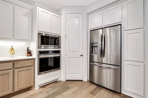 14313 Greenside Drive, Fort Worth, TX 76008